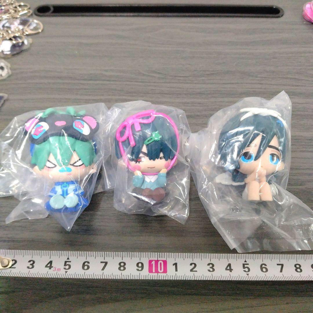 エイリアンステージ　フィギュア　缶バッチ　アクリルスタンド　キーホルダー