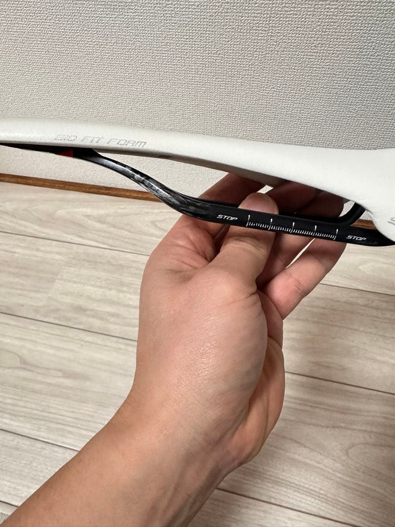 Selle Italia SLR Carbon サドル 142mm