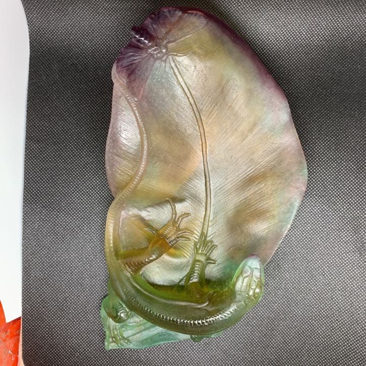 ドームフランス 水晶 クリスタル トカゲ　置物　開運　浄化　風水　緑　紫