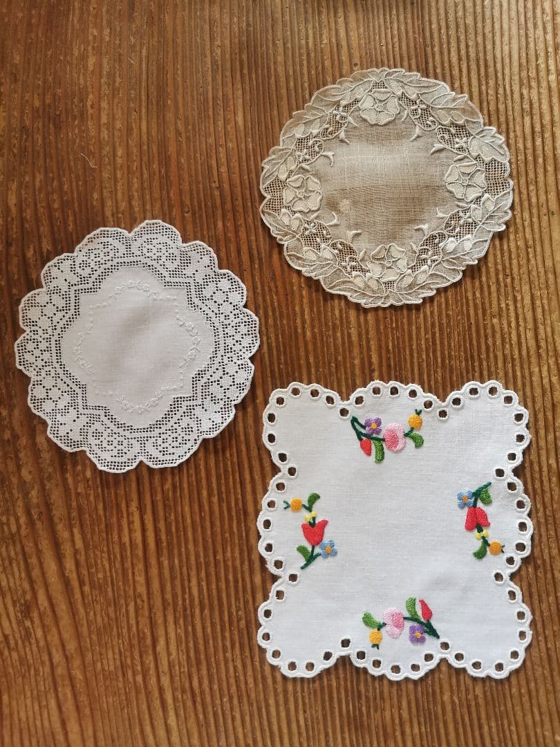 アンティーク カロチャ刺繍 スカラップアイレット ドイリー ２枚ペアセット