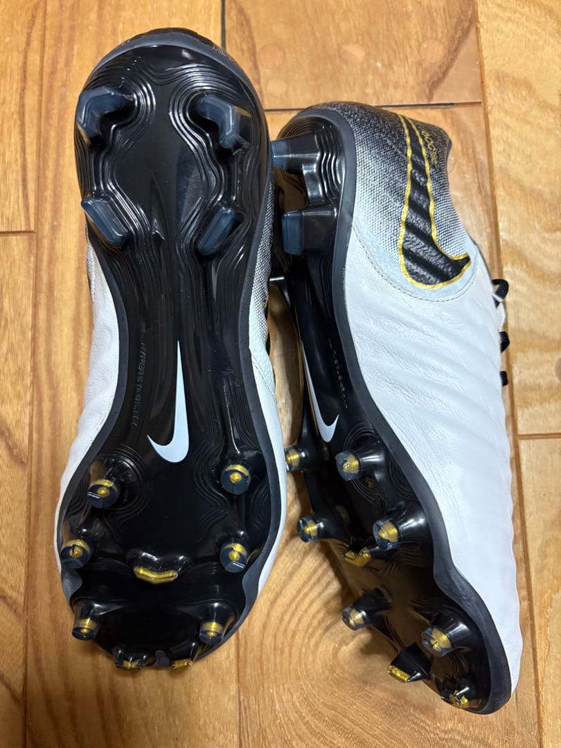 新品　激レア　廃盤　ナイキ　ティエンポ レジェンド 7 エリート FG 25.5