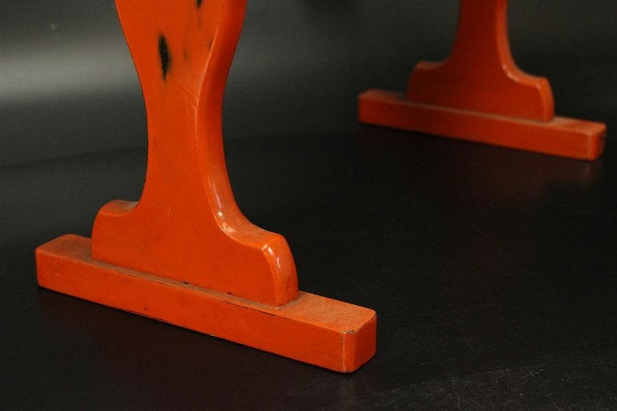 赤黒漆の美 根来 肘掛け 一対(ZE596)