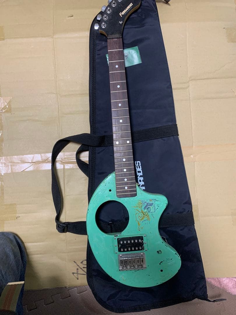 catcakemix様フェルナンデス　ギター　ZO-3 ジャンク　ソフトケース付