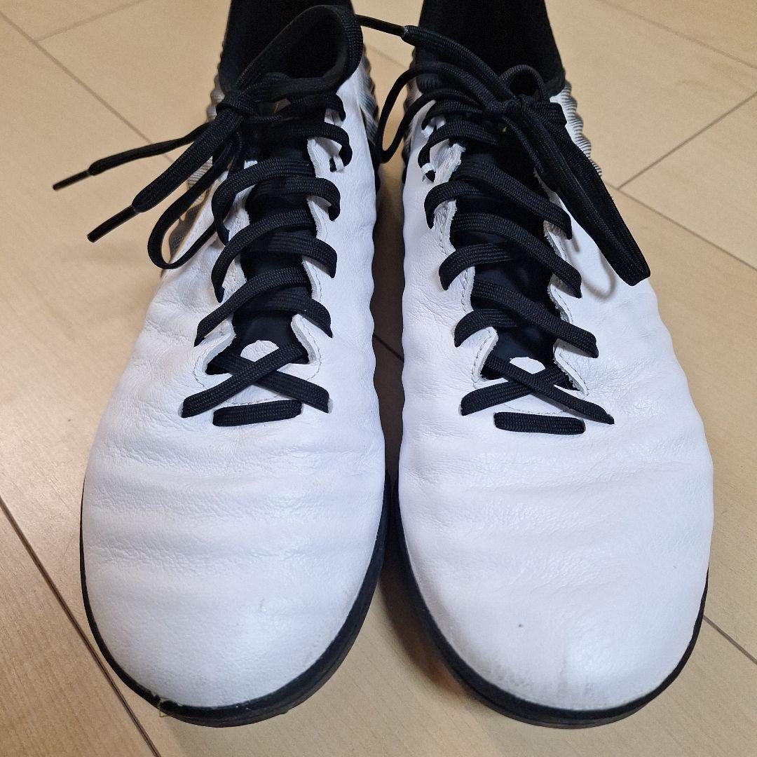 美品　NIKE TIEMPO フットサルシューズ ホワイト/ブラック　 27cm