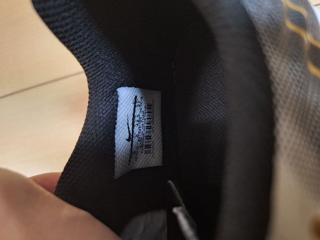 美品　NIKE TIEMPO フットサルシューズ ホワイト/ブラック　 27cm