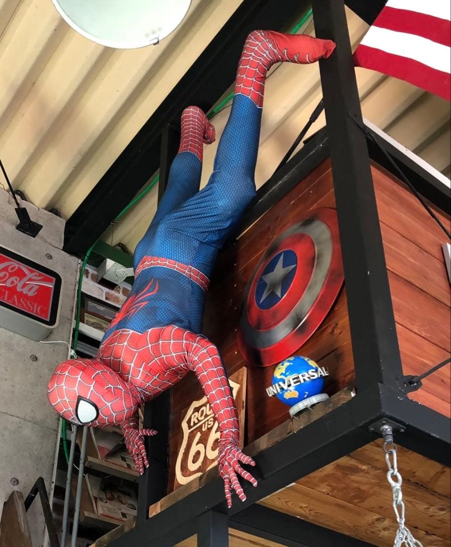 等身大スパイダーマン　インスタ映え　モテモテ