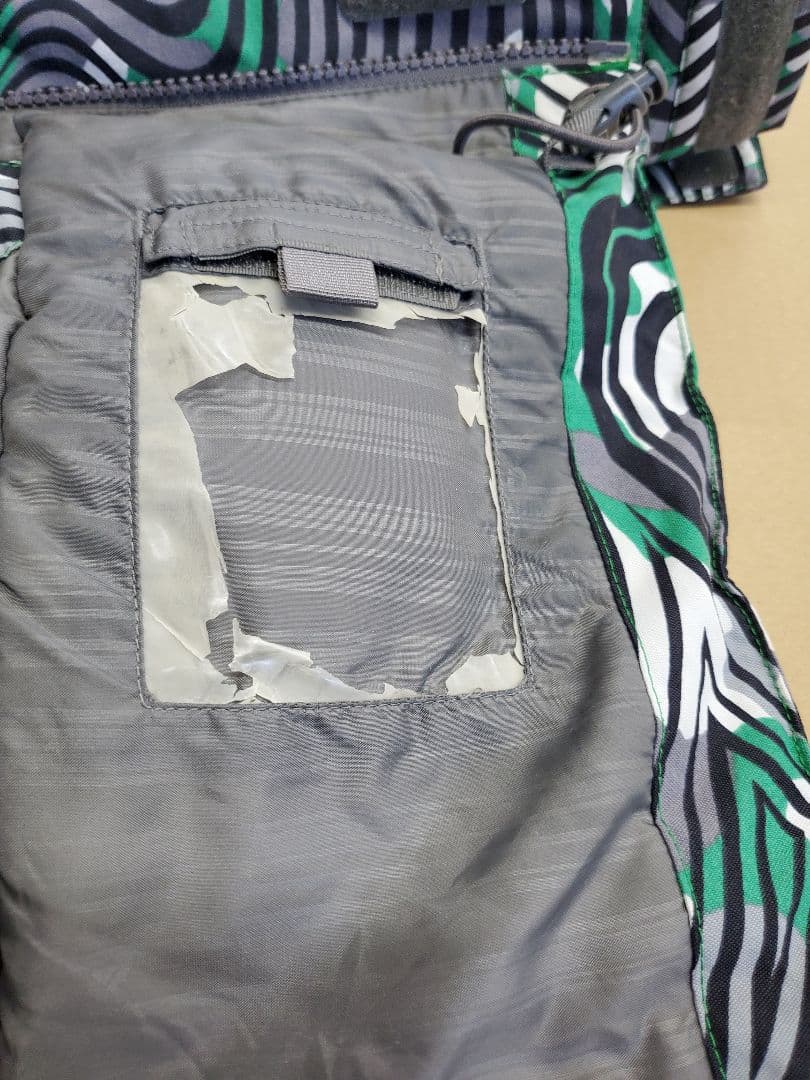 バートン　ジュニアスノーボードウェア　スキー 上下セット