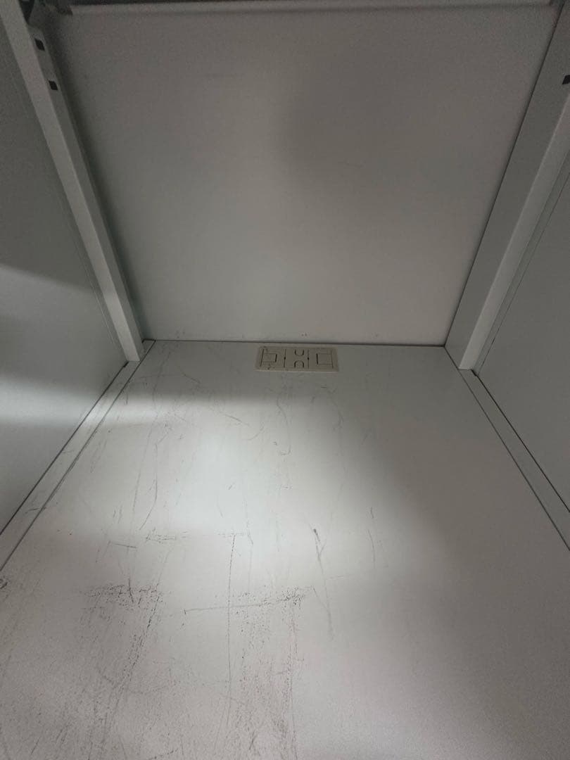 匿名送料込み【内田洋行】オフィスロッカー　ダイヤル式ロック 4人用