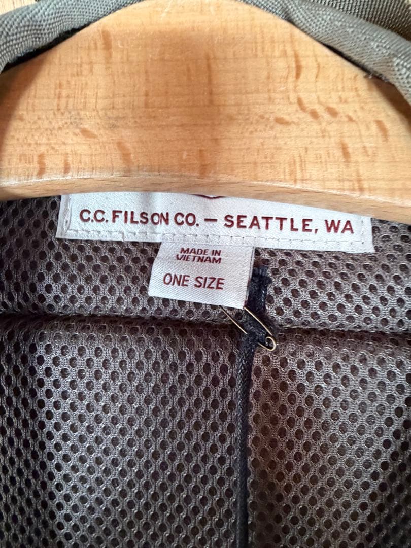 FILSON フィッシングベスト カーキ　新品