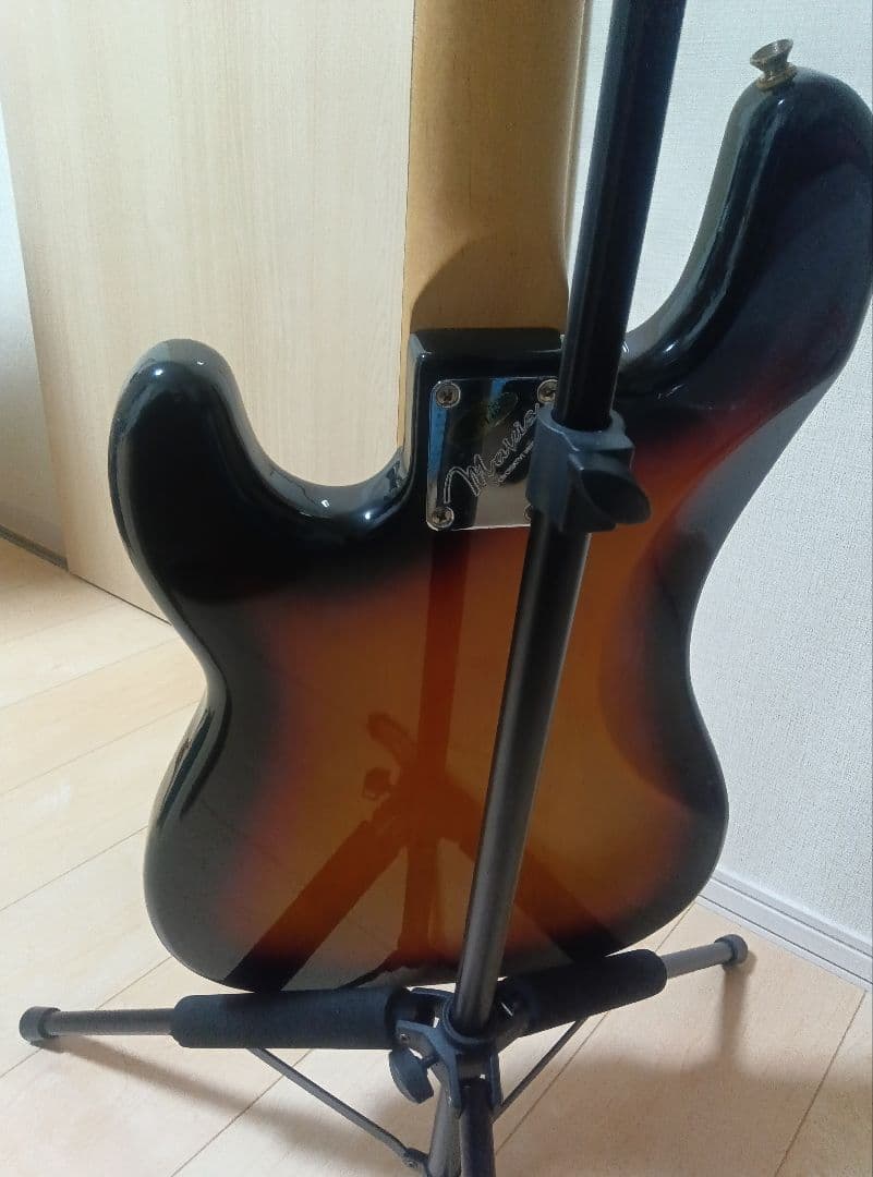 『再値下げ』Precision Bass ゴールドカラーピックガード