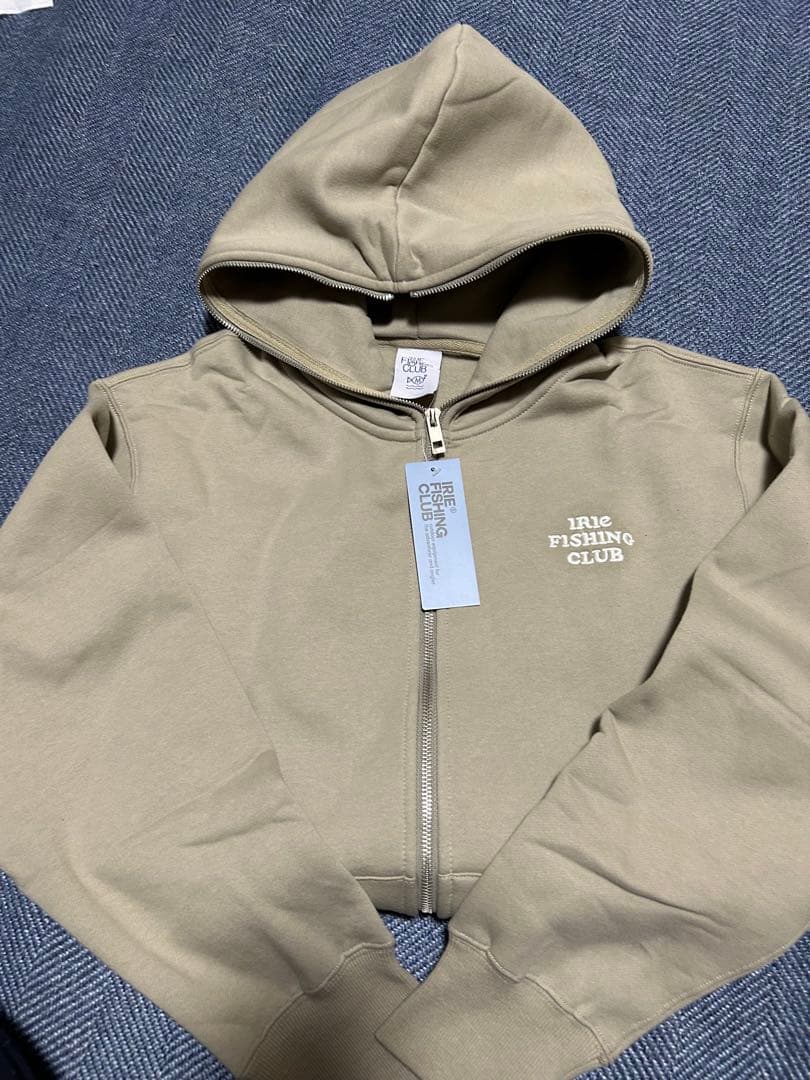 アイリーフィッシングクラブ　ジップアップパーカーMサイズ