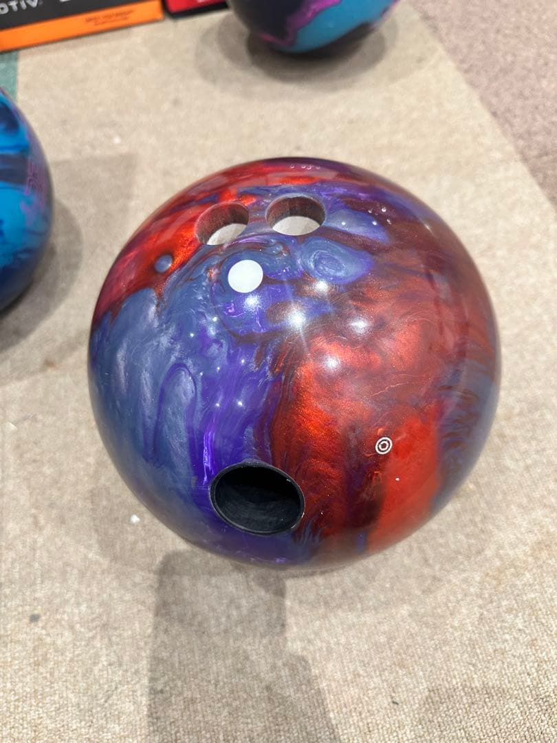 ★美品★900グローバル バイキング　ボウリングボール　15ポンド