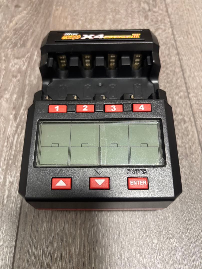 ミニ四駆　Hitec X4 ADVANCED III 充電器　＊(電池4本付き)