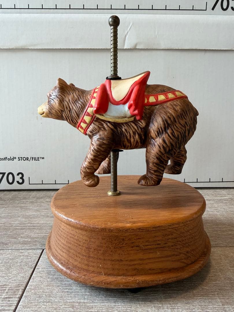 ［珍品］アンティーク　熊のオルゴール