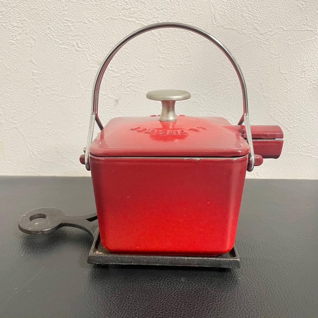 【レア廃盤品】staub ストウブ スクエアティーポット 赤色 専用台座付き