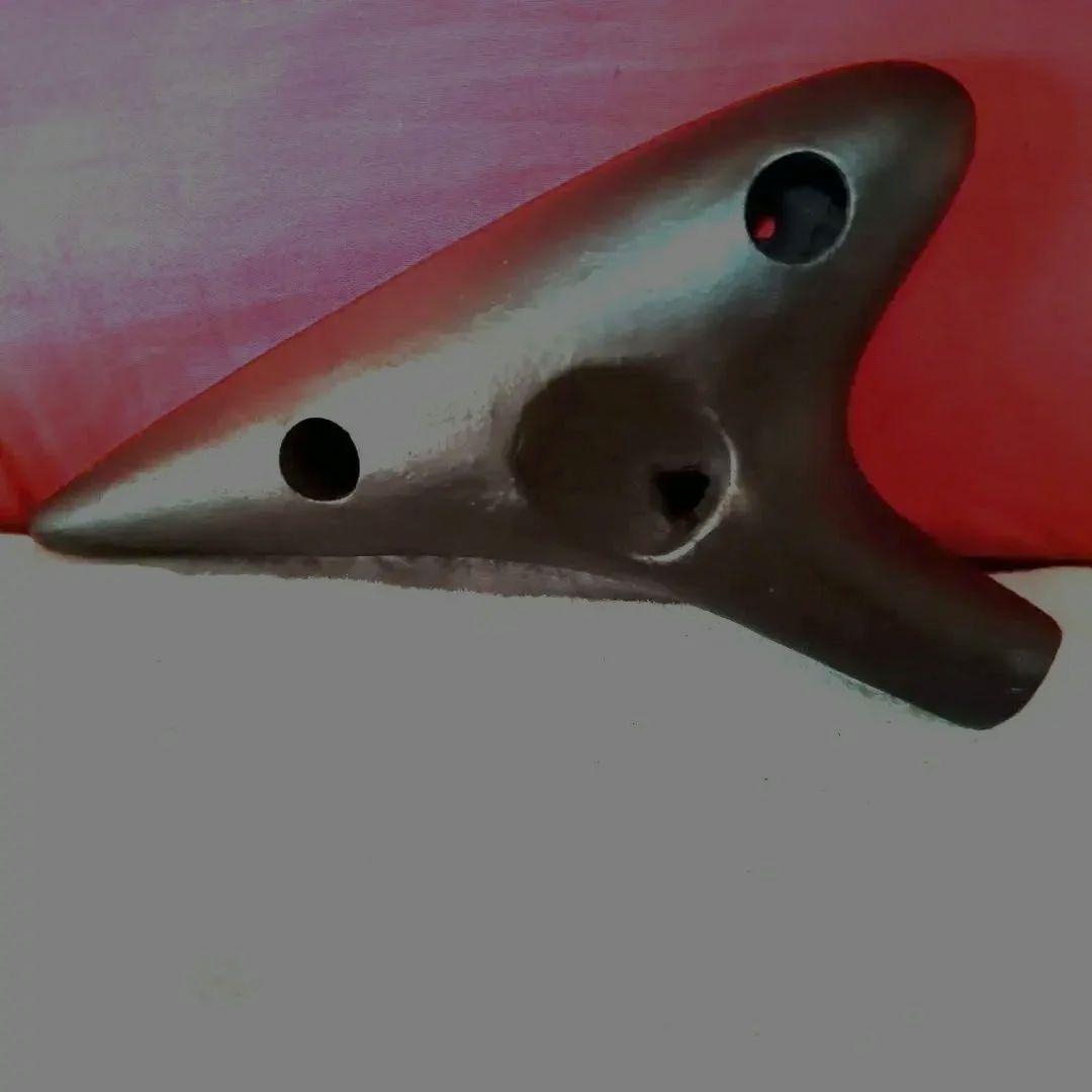 Tiamo 黒いオカリナ 三角形★ケース付き