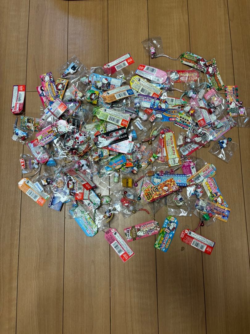 ご当地キティ　ストラップ　77個セット　バラ売り不可