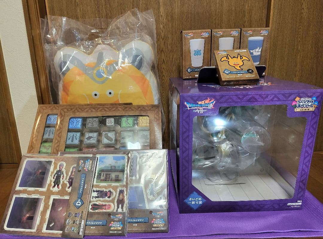 【一番くじ - ラストワン + A・B・D・E 賞 + おまけ】新品・未開封 !