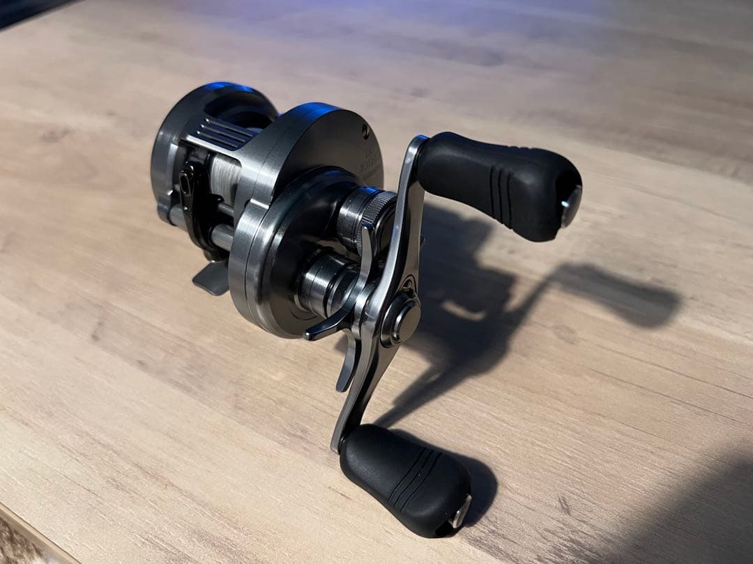 シマノ20 カルカッタコンクエストDC 101HG カルコンDC 101HG