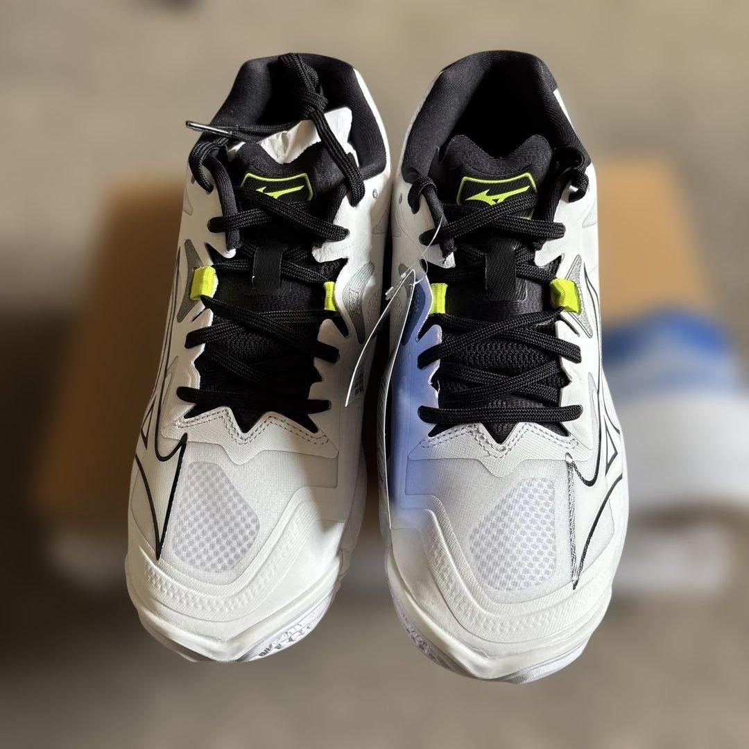 MIZUNO バレーボールシューズ ウエーブライトニングZ8 26㎝