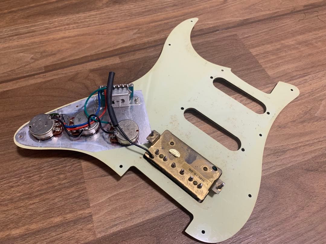 s*n様 bacchus ストラト　初期ロゴ　改造多数