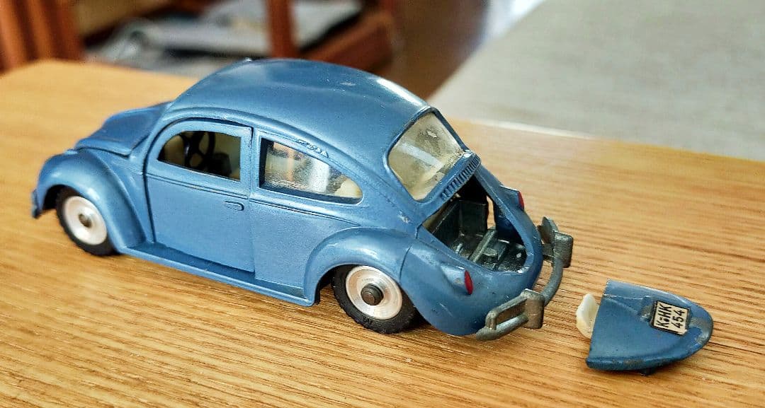 ミニカー DINKY TOYS 1/43 VOLKSWAGEN DE LUXE