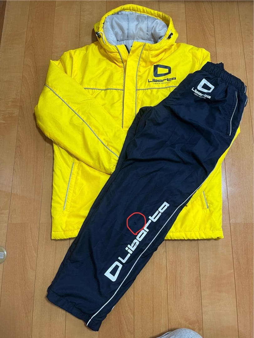 リベルタサッカー3点セット(ジャージ上＋ウィンドブレーカー上下)Mサイズ