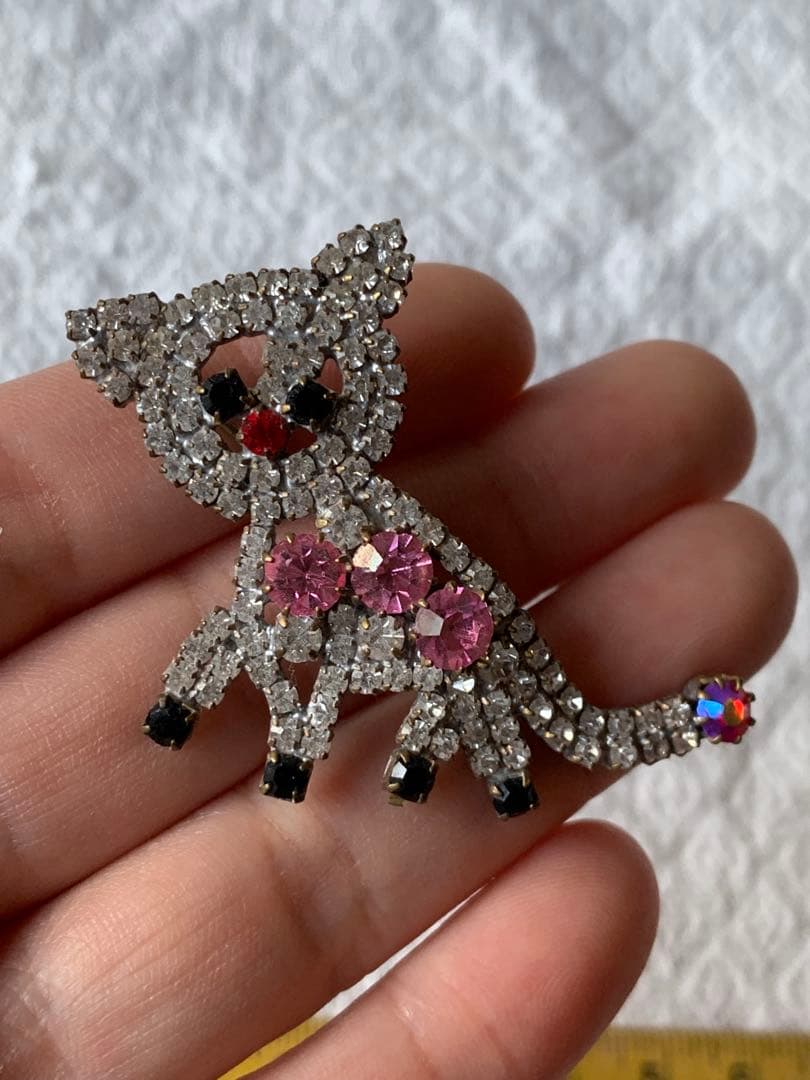 チェコガラスのブローチ ネコ キャット chat 猫