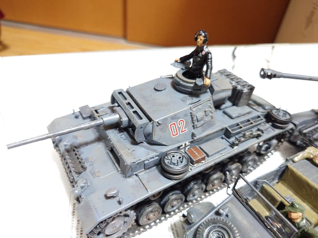 仮出品1/35タミヤイタレリドイツ軍東部戦線戦車12両+兵士+炊飯セット　完成品