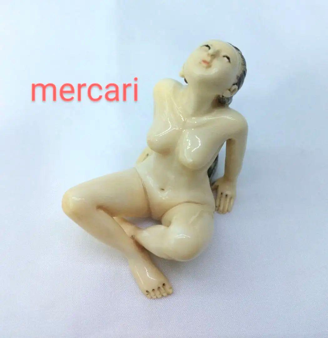 裸婦 根付 ① 紙箱付き