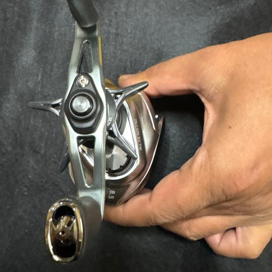 ダイワ　21 ジリオンsv tw 1000XHL 左ハンドル　ギア比⒏5