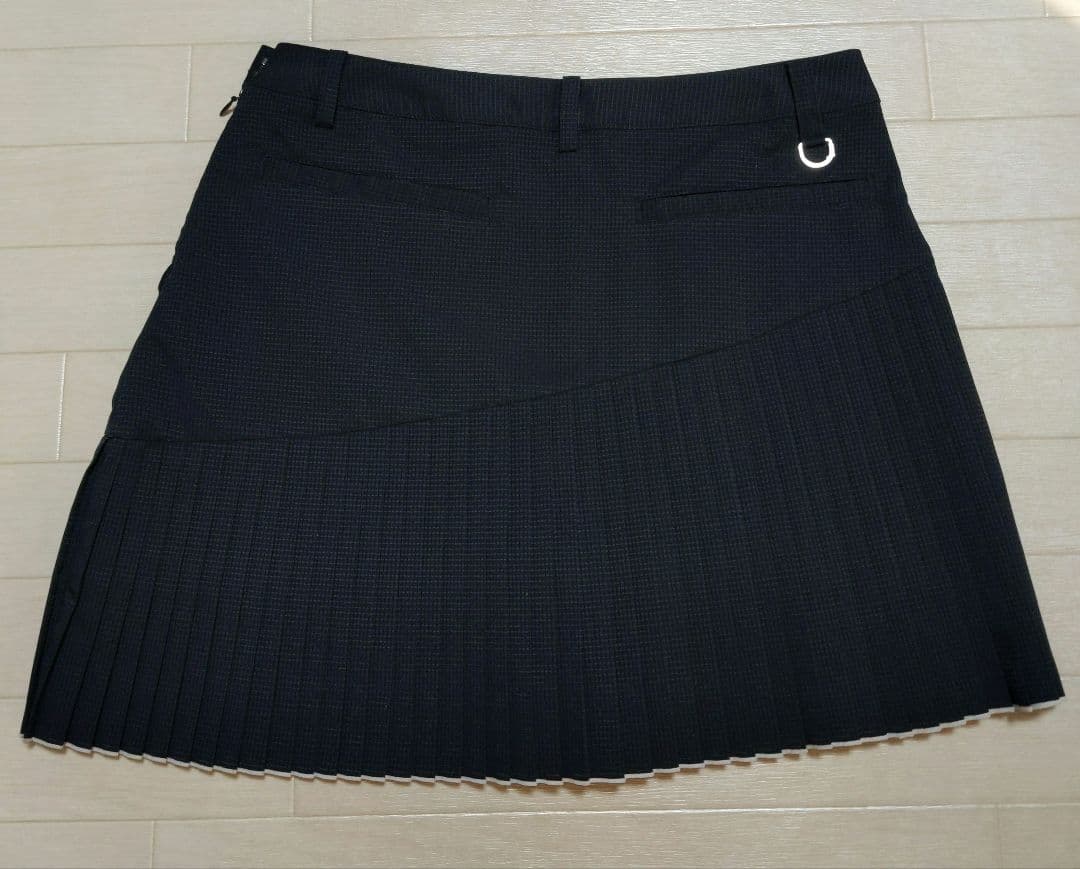 再再再値下げ新品　マンシングウェア　スカート13号　黒ブラック定価16500円