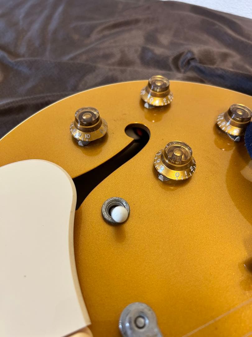 セミアコ　ARCHTOP Tribute ゴールド