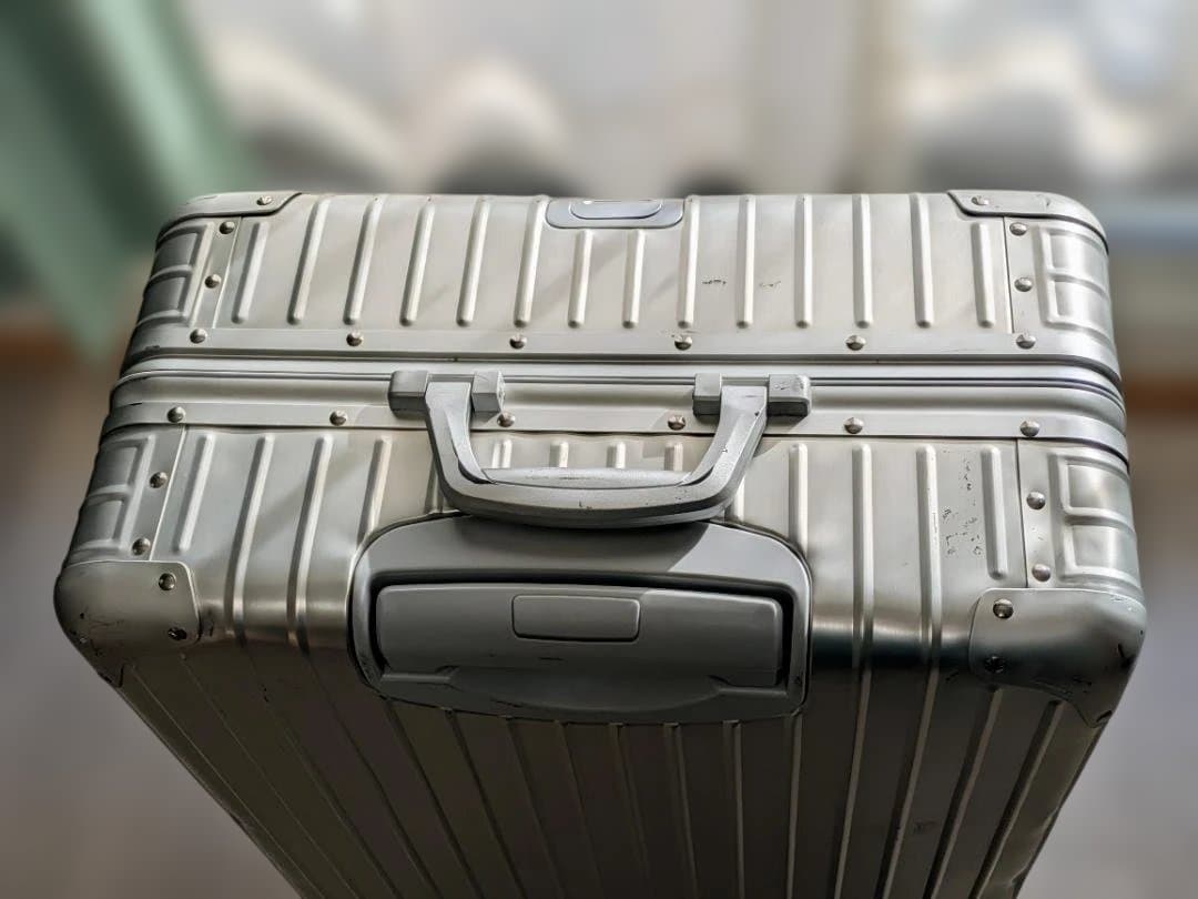 【大容量】アルミスーツケース キャリー 75〜80L TSAロック搭載 シルバー