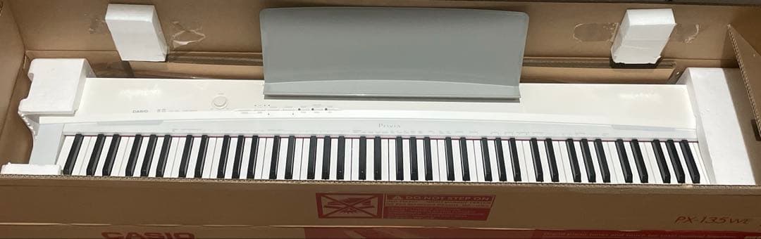CASIO Privia 電子ピアノPX-135WE