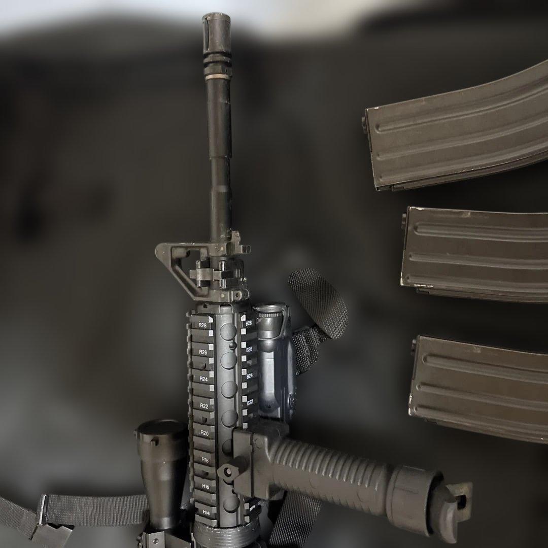 次世代電動ガン M4A1 バッテリー・マガジン付き