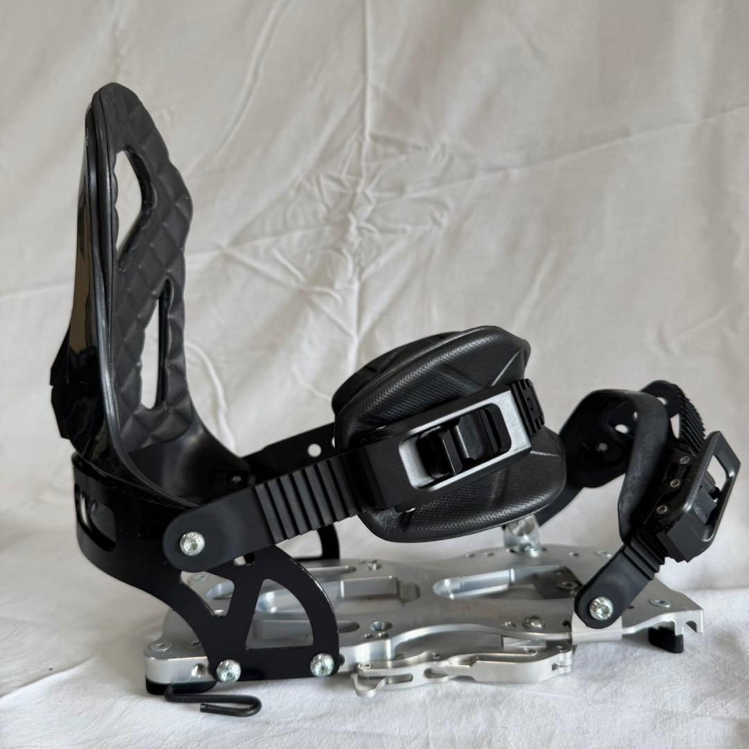 PLUM ETERLOU M noir gris スプリットバインディング