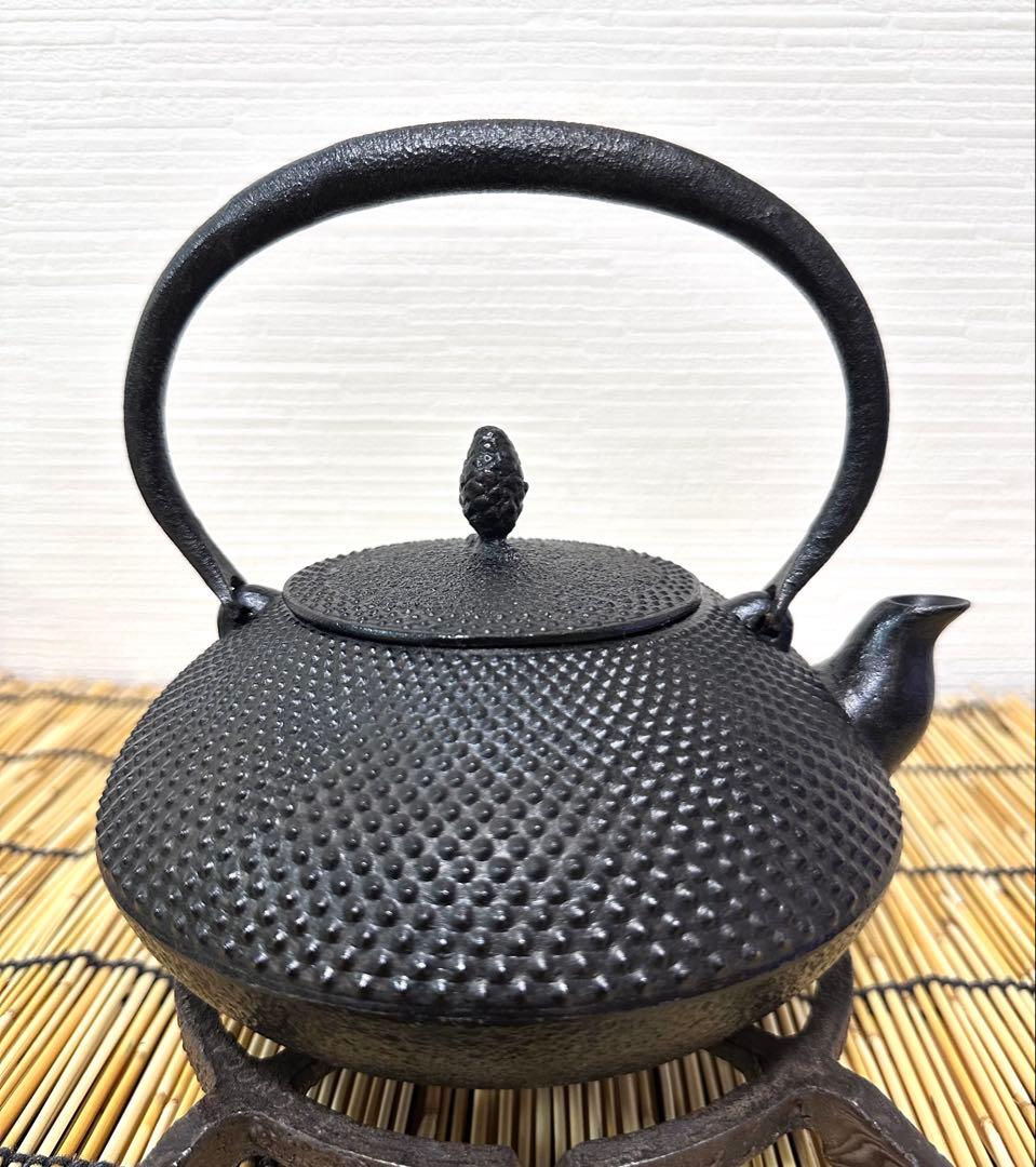 未使用品　南部照光堂造　鍛治打鉉　１０型アラレ　南部鉄瓶　ななここ様　売約済み