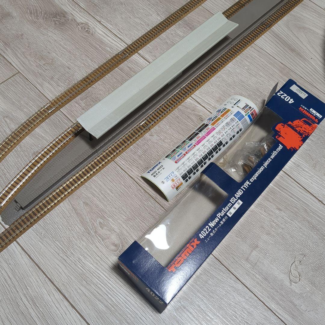 TOMIX　複線レイアウト　ポイント、ホーム付き