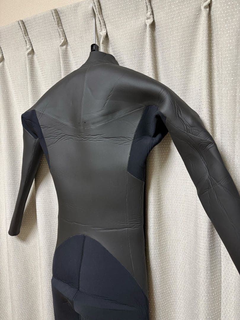 ノーブランド 5×3mm セミドライ メンズMLサイズ チェストジップ 美品