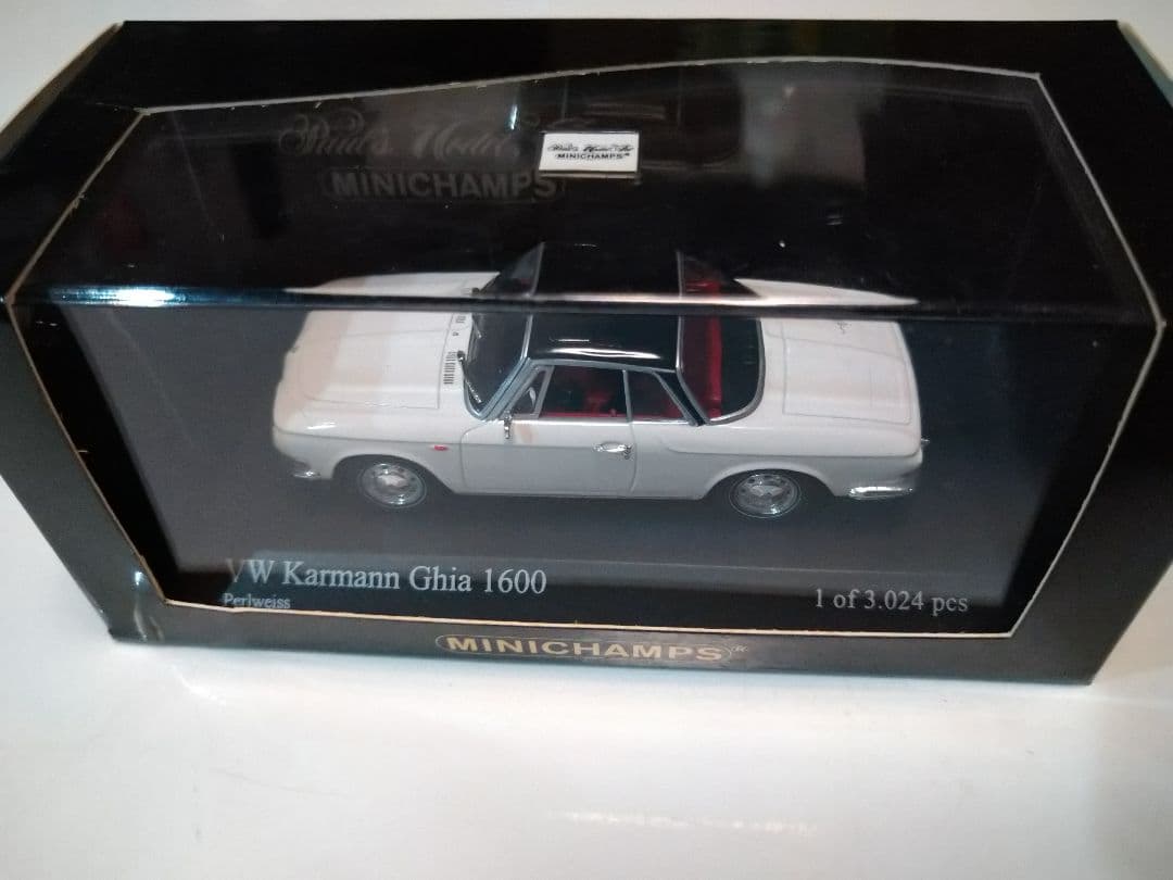 車　ダイキャスト　ミニカー　ＶＷ カルマン・ギア １６００ (１９６６)