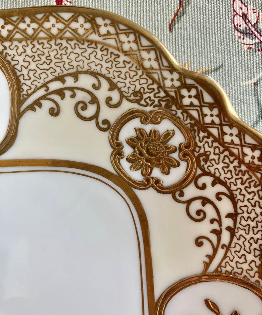 オールドノリタケ　金盛上花籠装飾図紋両耳皿