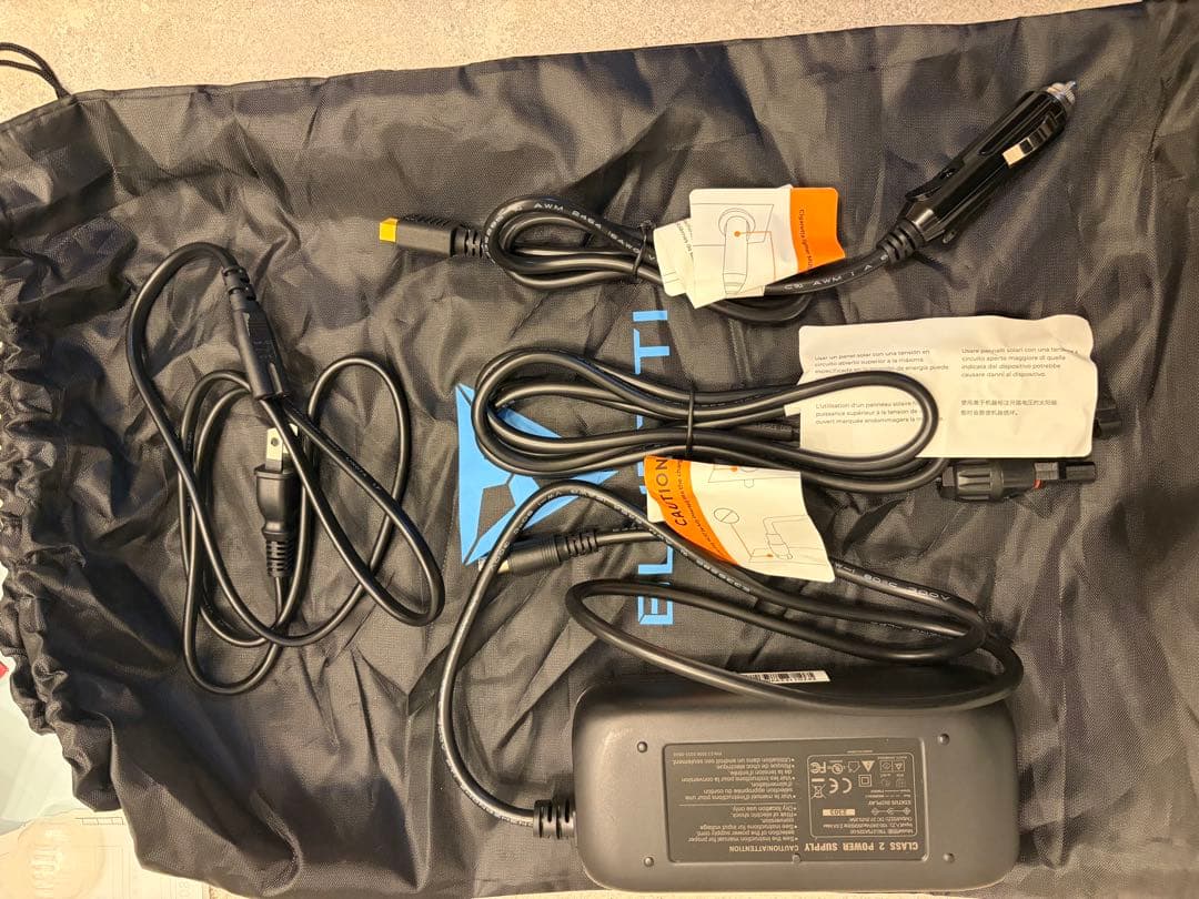 新古品　収納袋付き　BLUETTI EB55 537Wh 700W