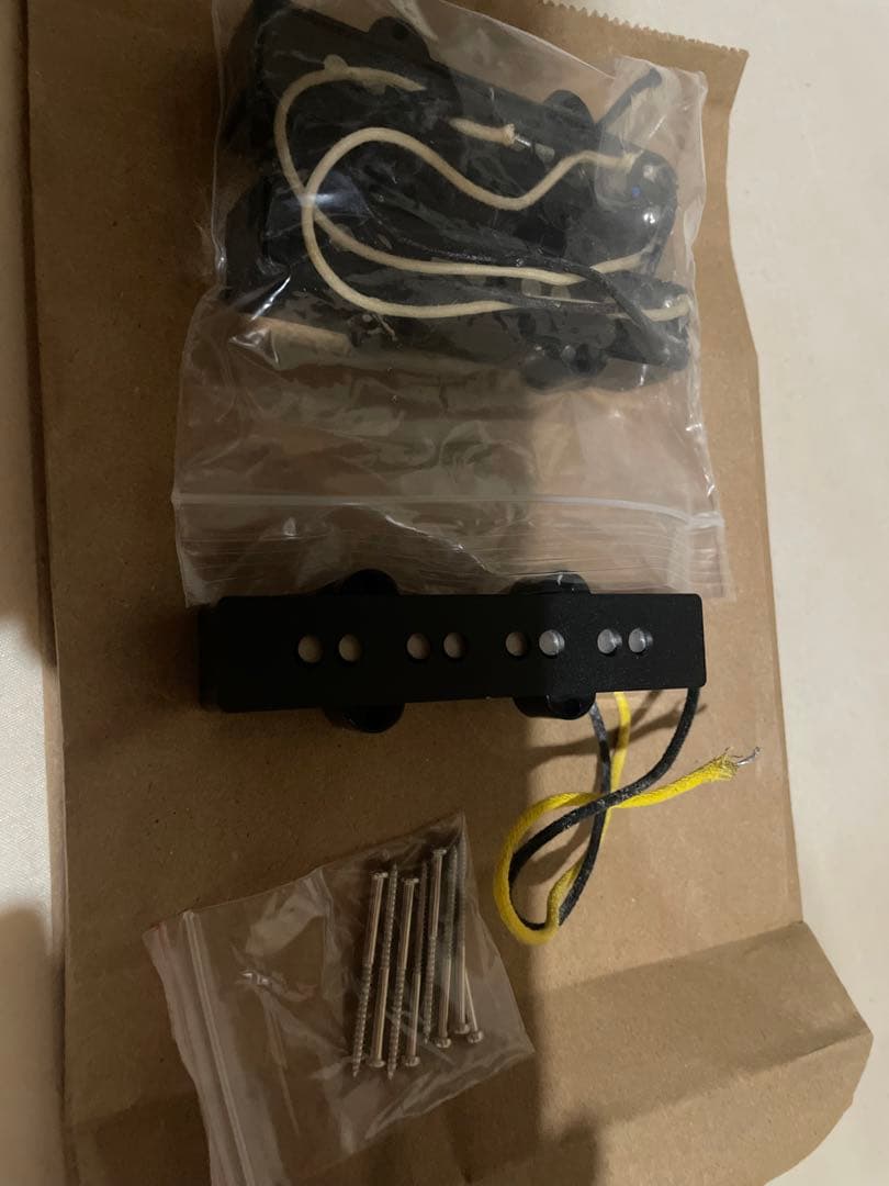 FENDER Jazz Bass Pickups ＋Eric ピックアップ