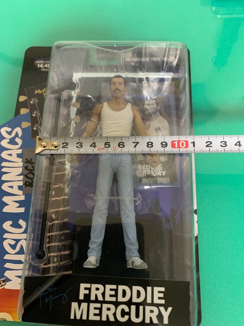 FREDDIE MERCURY フレディ　マーキュリー　フィギュア