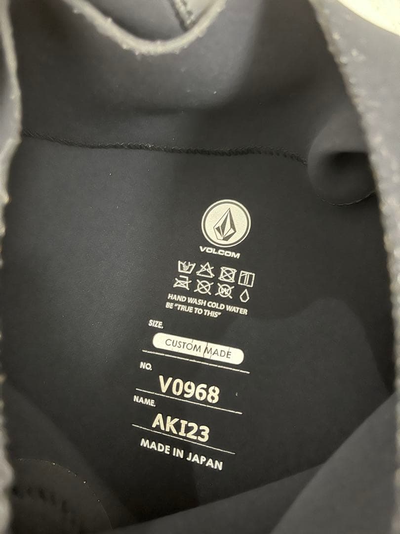 Volcom カスタムフルスーツ 2/3ミリ