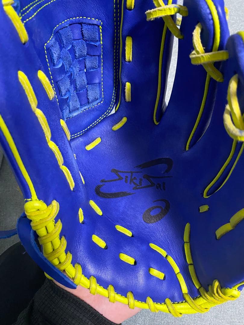 アシックス　sikisai 投手用　軟式