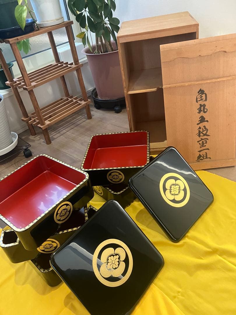 輪島塗 角丸五段重 蓋二枚 黒内朱 木製