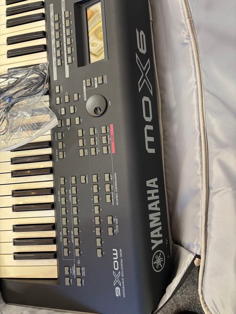 YAMAHA MOX6 シンセサイザー