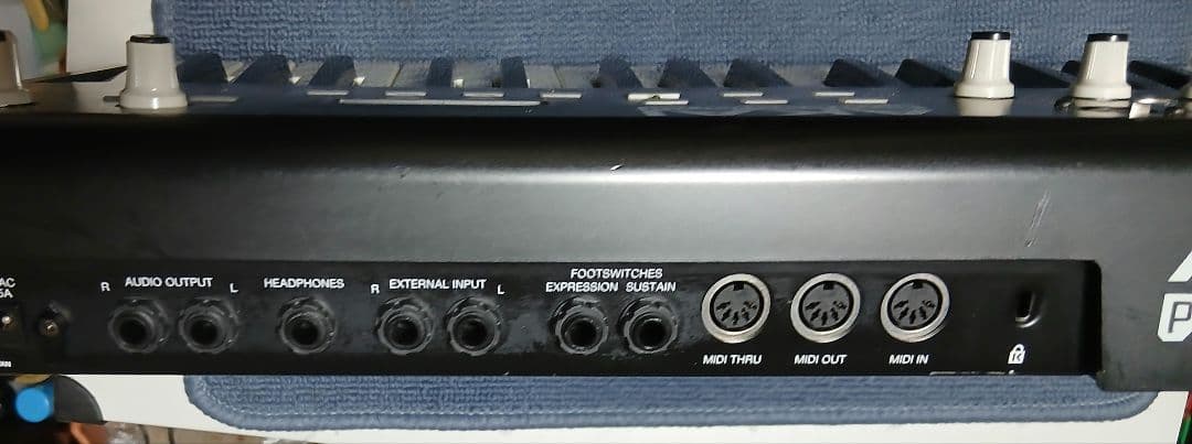 AKAI シンセサイザー MINIAK